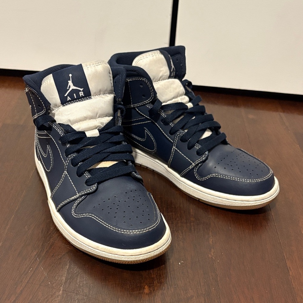 Air Jordan 1 mid re2spect - Picture 1 of 4